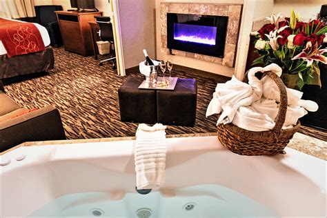 comfort suites with jacuzzi in room